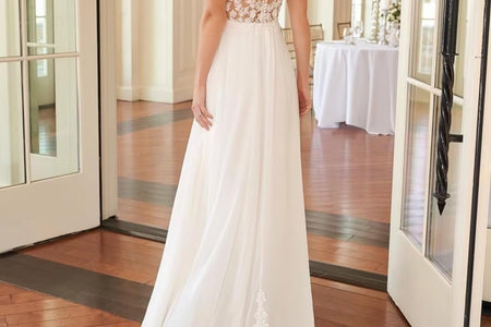 Lace Beach Wedding Dresses for Bride 2022 with Sleeves Long Train Boho Split Sheer Beach Bridal Gowns for Women